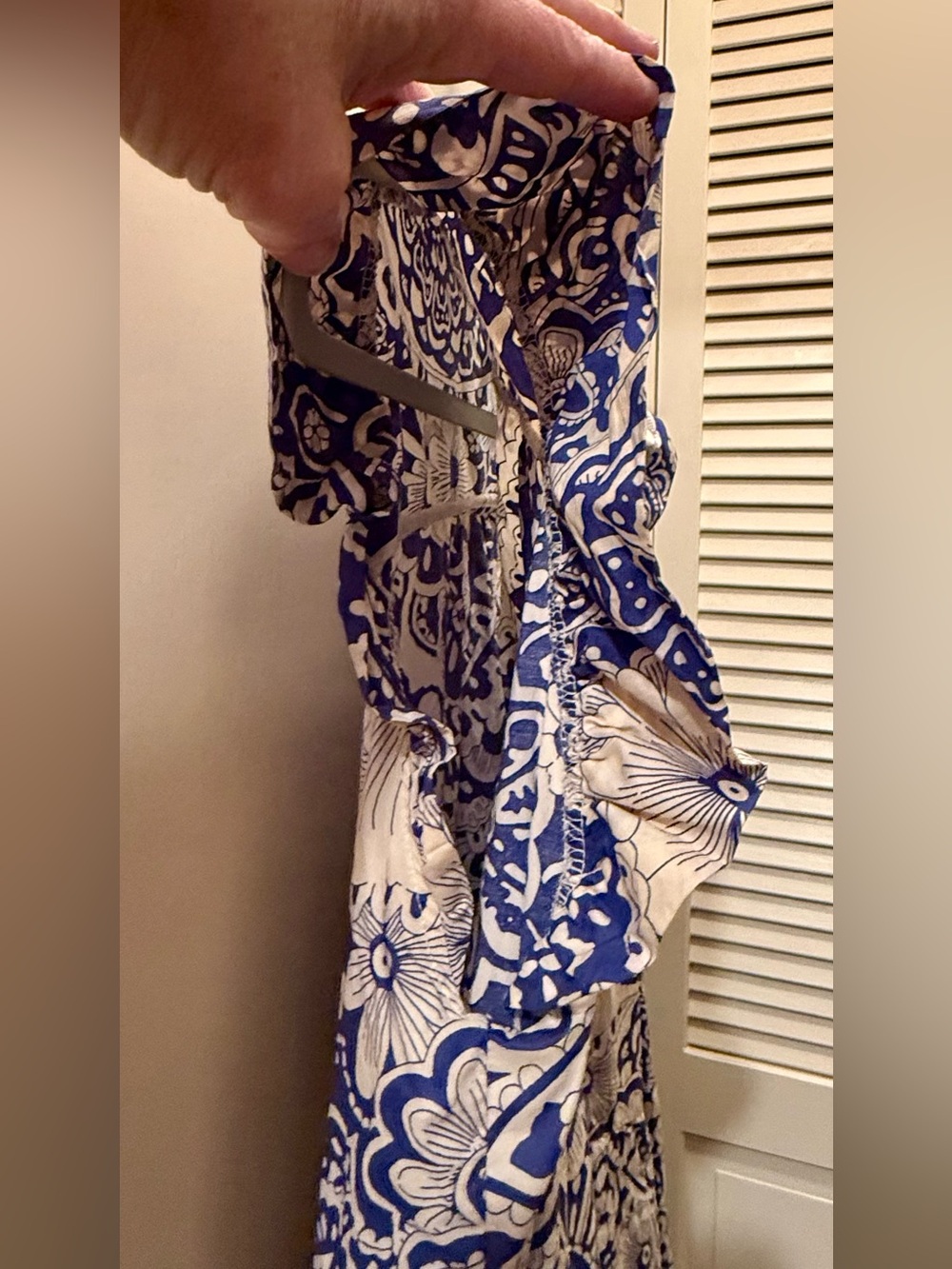 UMgee Blue & White Floral Print Women’s flutter sleeve dress medium - Picture 5 of 8